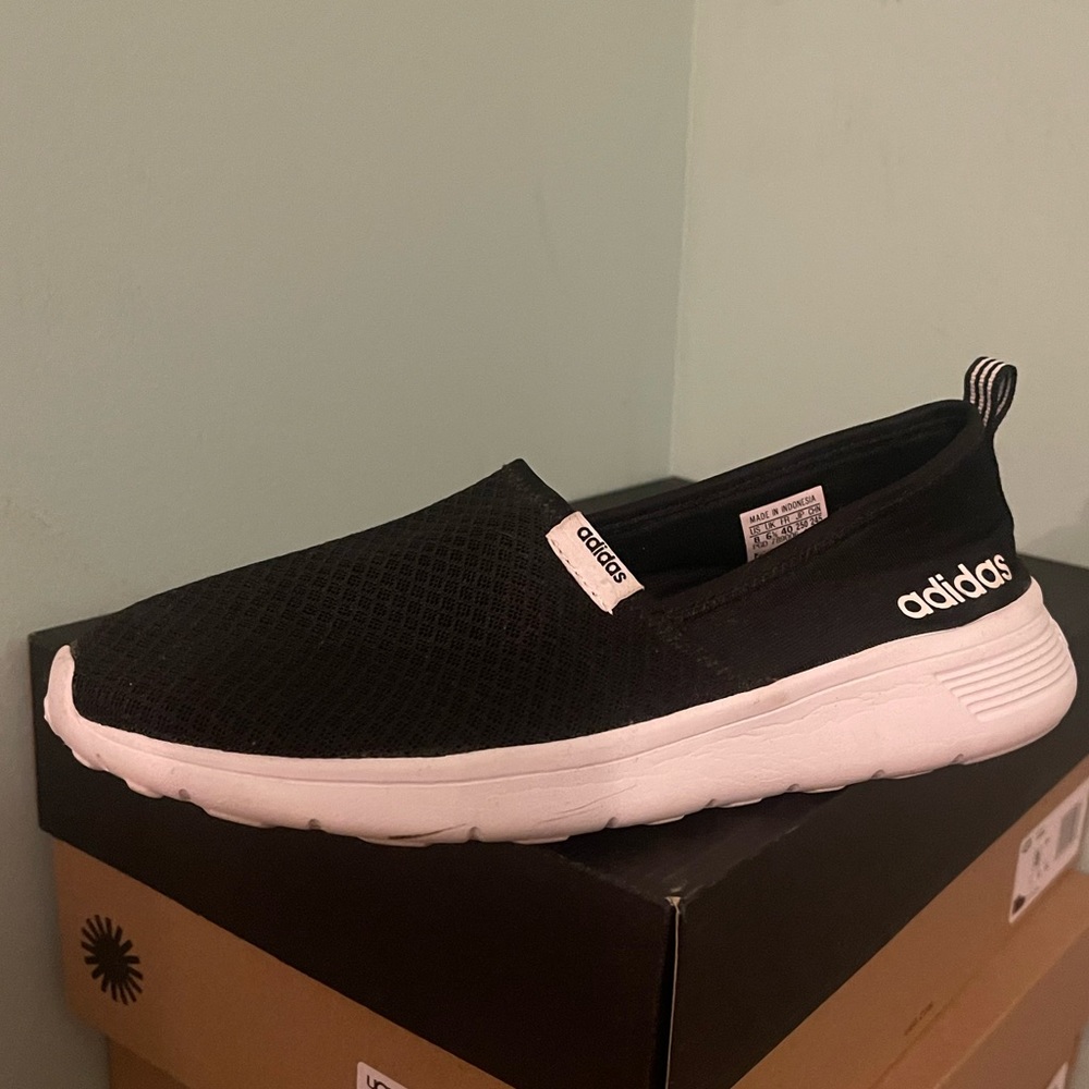 Adidas women’s split on size 8